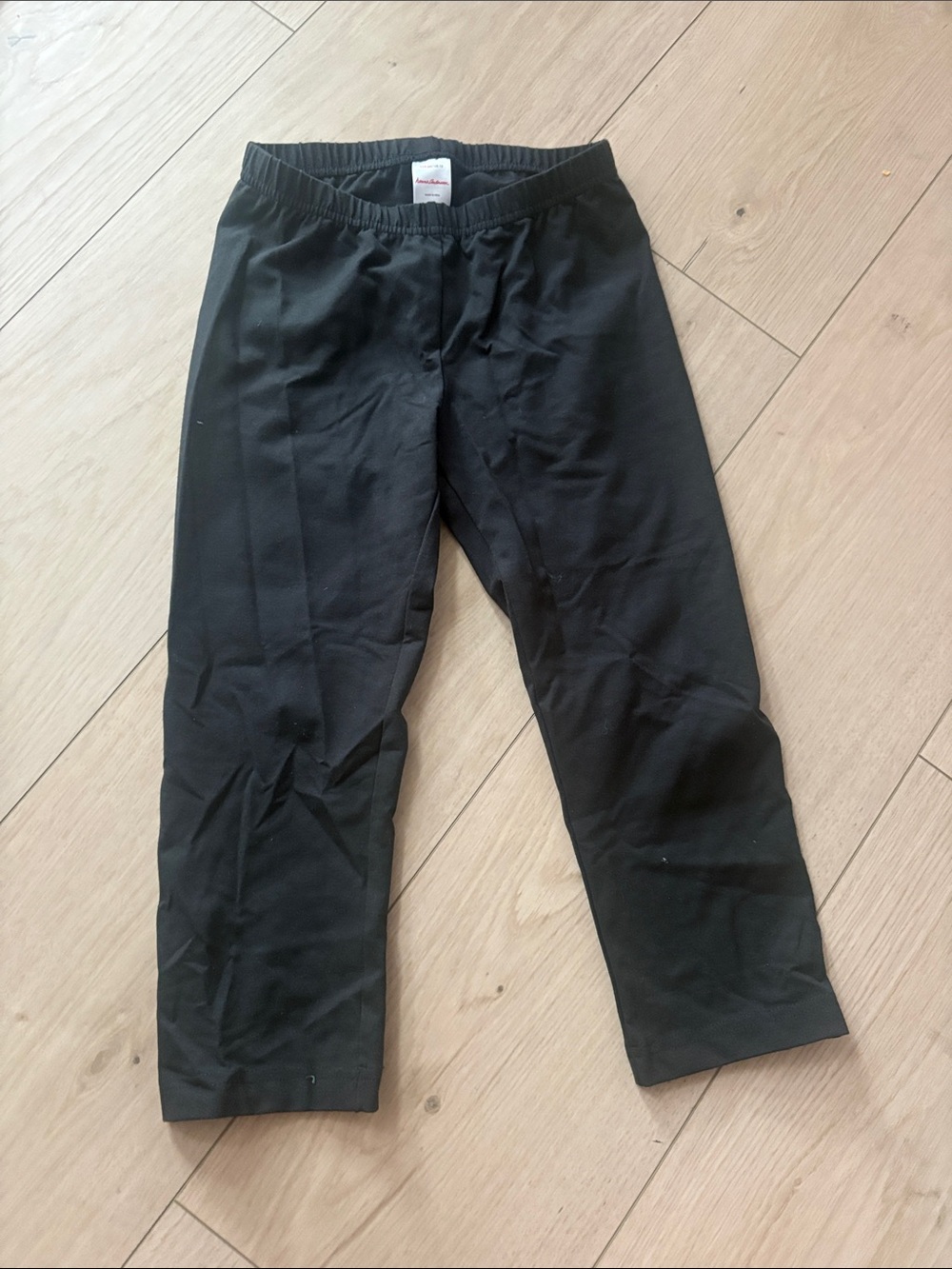 NWOT* Hanna Andersso Black Elastic Black Capris